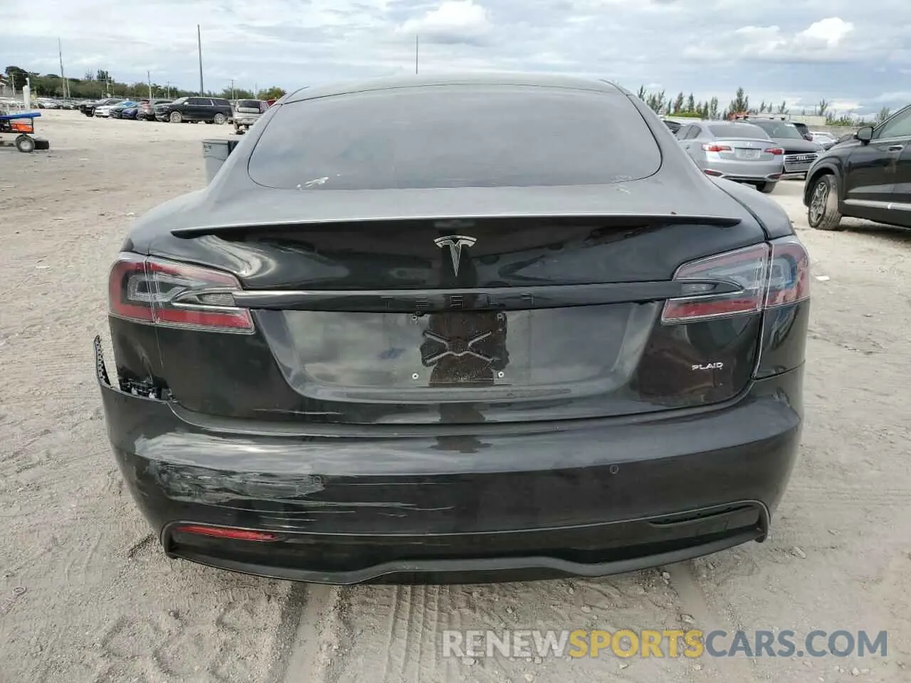 6 fotografías del automóvil dañado 5YJSA1E61NF460110 TESLA MODEL S 2022