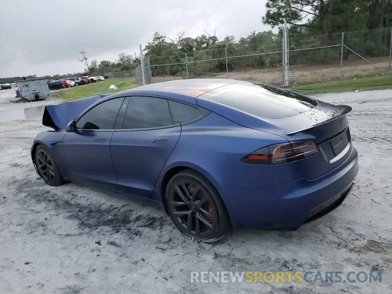 2 fotografías del automóvil dañado 5YJSA1E61NF479532 TESLA MODEL S 2022