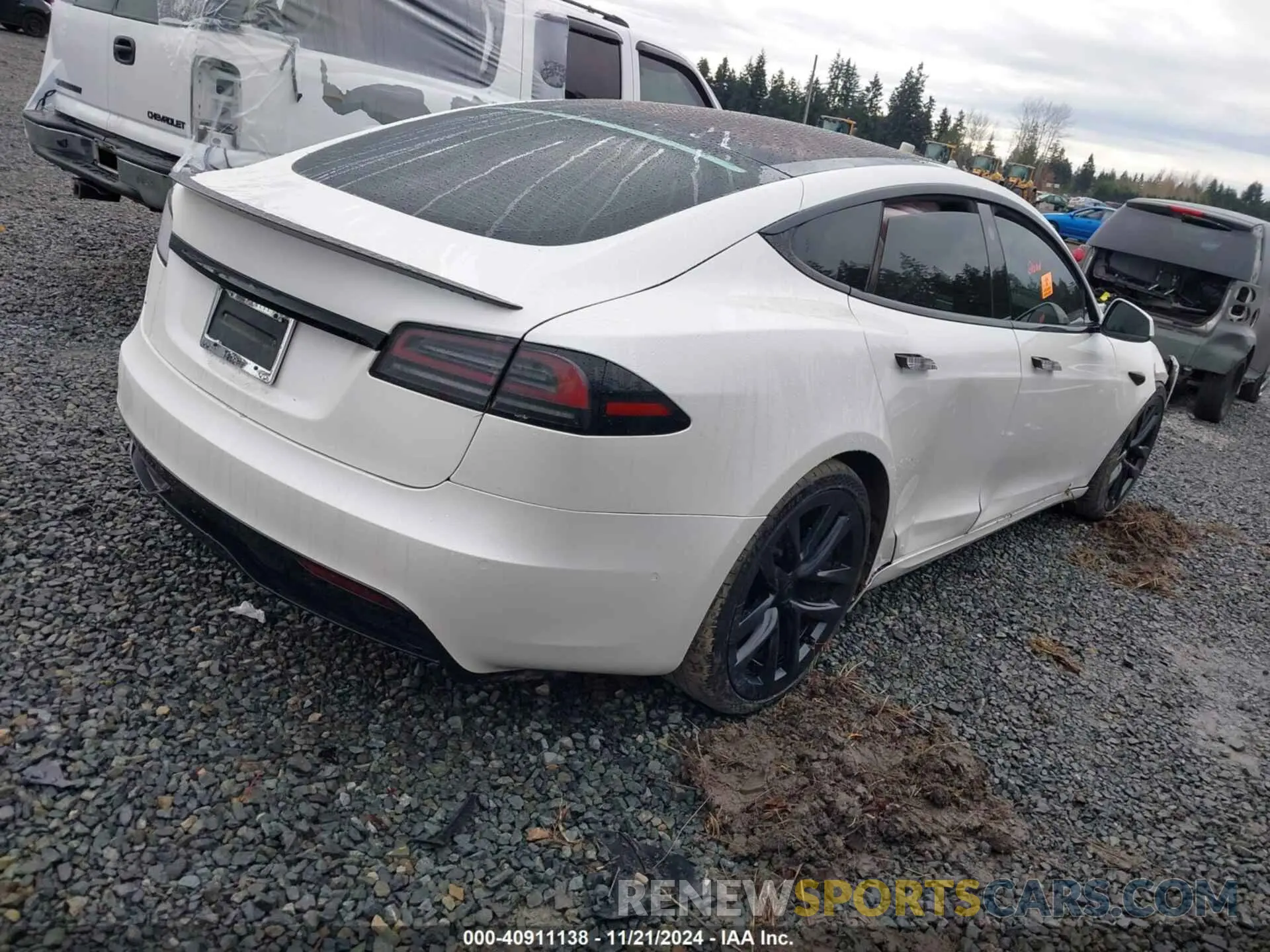4 fotografías del automóvil dañado 5YJSA1E62NF479443 TESLA MODEL S 2022