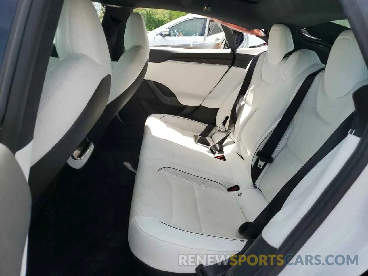 10 fotografías del automóvil dañado 5YJSA1E63NF460643 TESLA MODEL S 2022