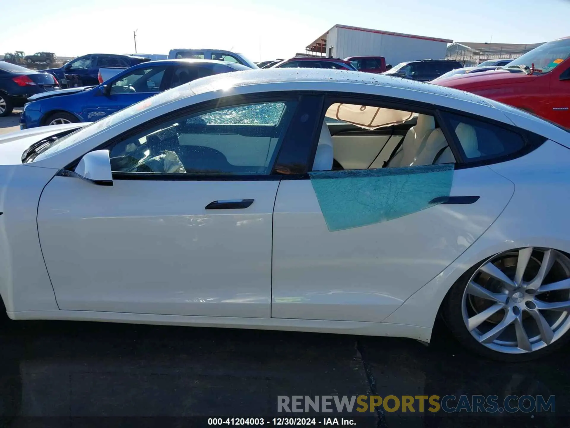 14 fotografías del automóvil dañado 5YJSA1E63NF483873 TESLA MODEL S 2022