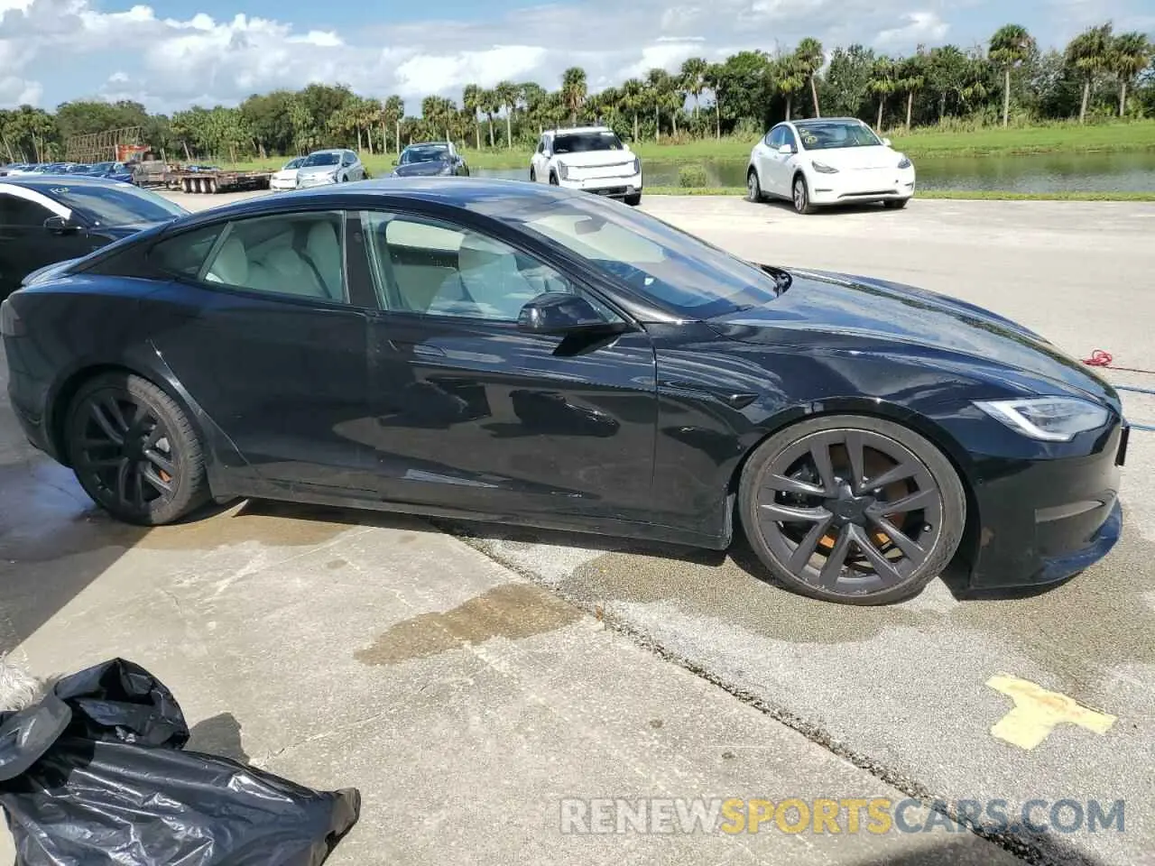 4 fotografías del automóvil dañado 5YJSA1E64NF461218 TESLA MODEL S 2022