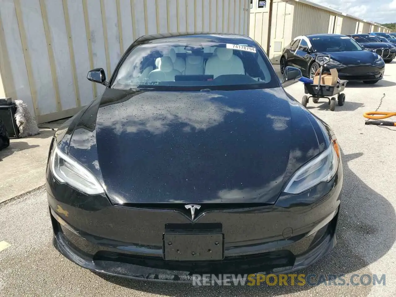 5 fotografías del automóvil dañado 5YJSA1E64NF461218 TESLA MODEL S 2022