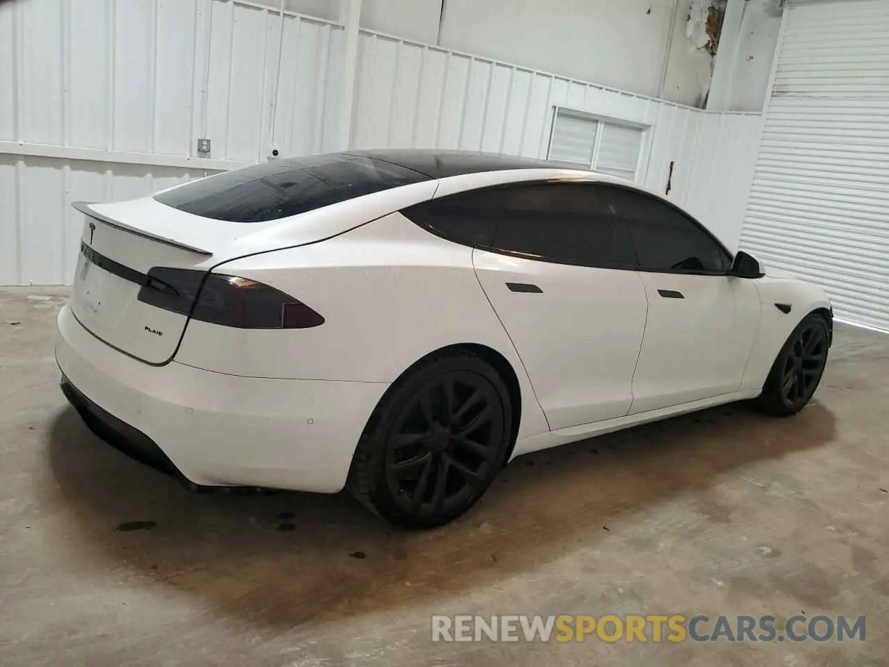 3 fotografías del automóvil dañado 5YJSA1E64NF461798 TESLA MODEL S 2022