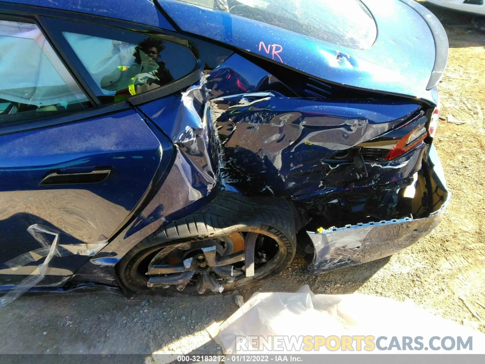 12 fotografías del automóvil dañado 5YJSA1E64NF463048 TESLA MODEL S 2022