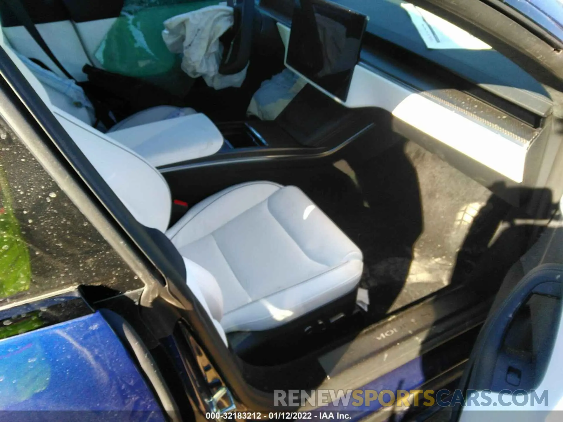 5 fotografías del automóvil dañado 5YJSA1E64NF463048 TESLA MODEL S 2022