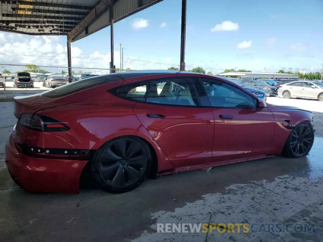 3 fotografías del automóvil dañado 5YJSA1E64NF473840 TESLA MODEL S 2022