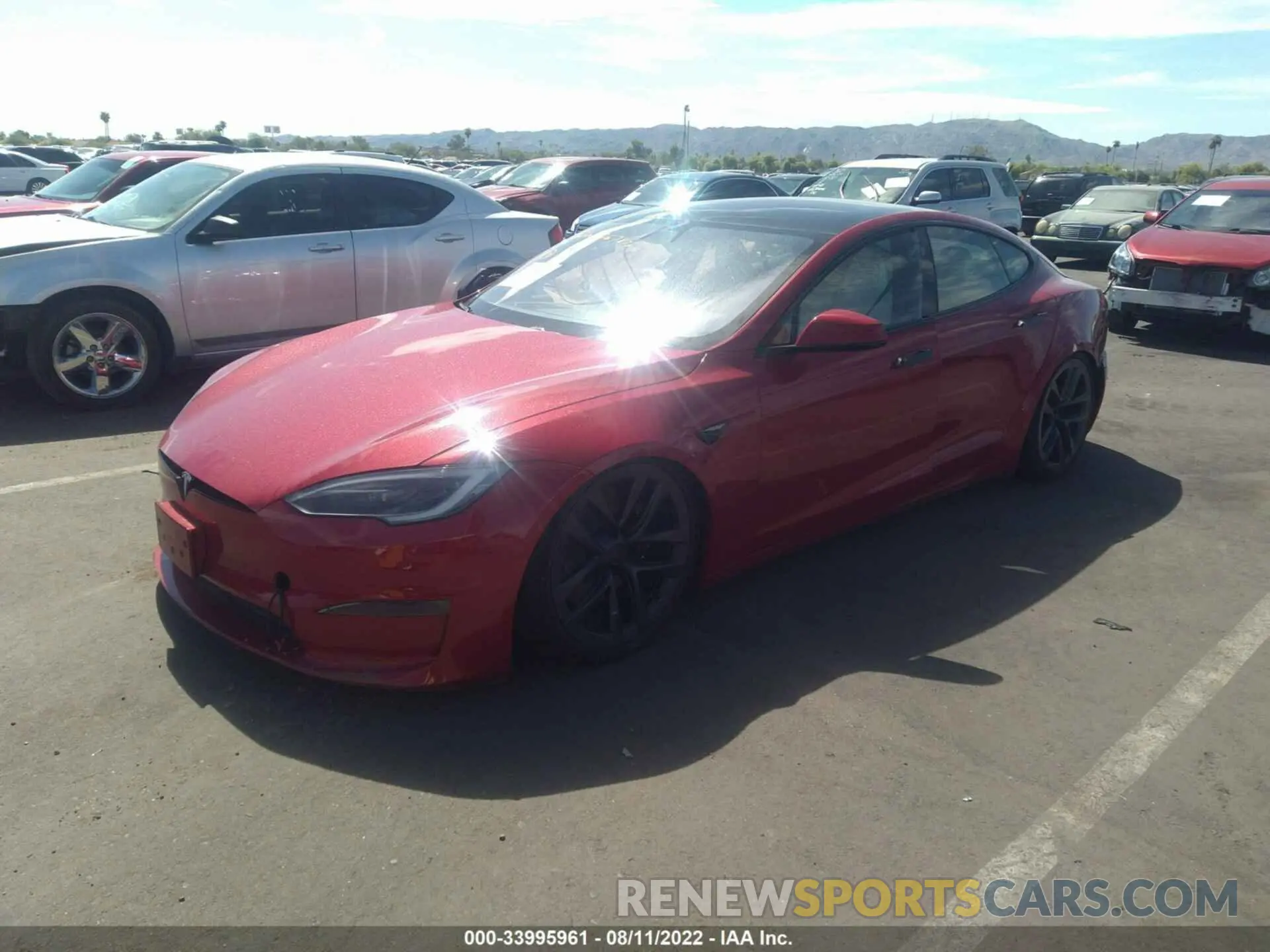 2 fotografías del automóvil dañado 5YJSA1E64NF477130 TESLA MODEL S 2022