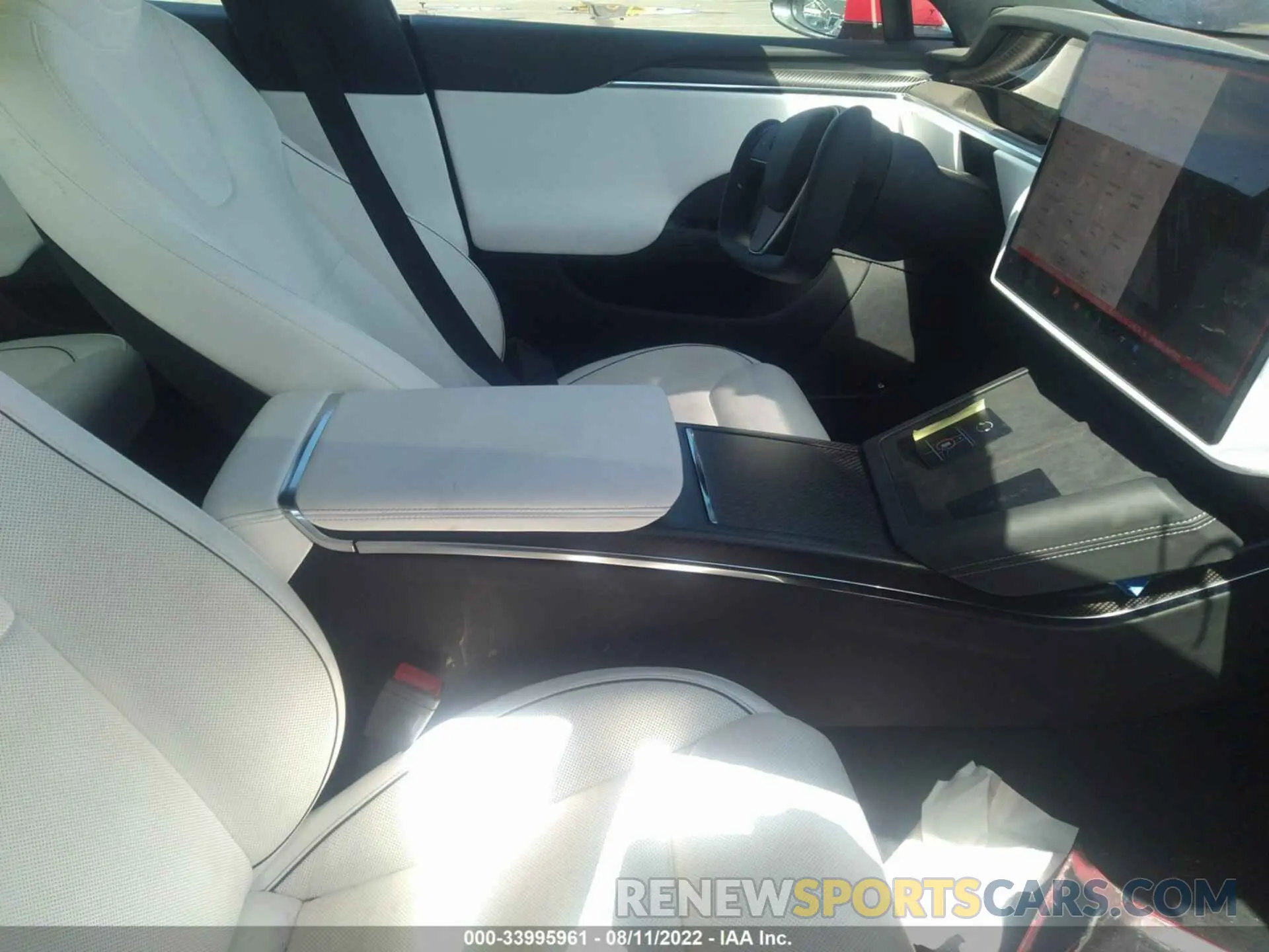 5 fotografías del automóvil dañado 5YJSA1E64NF477130 TESLA MODEL S 2022
