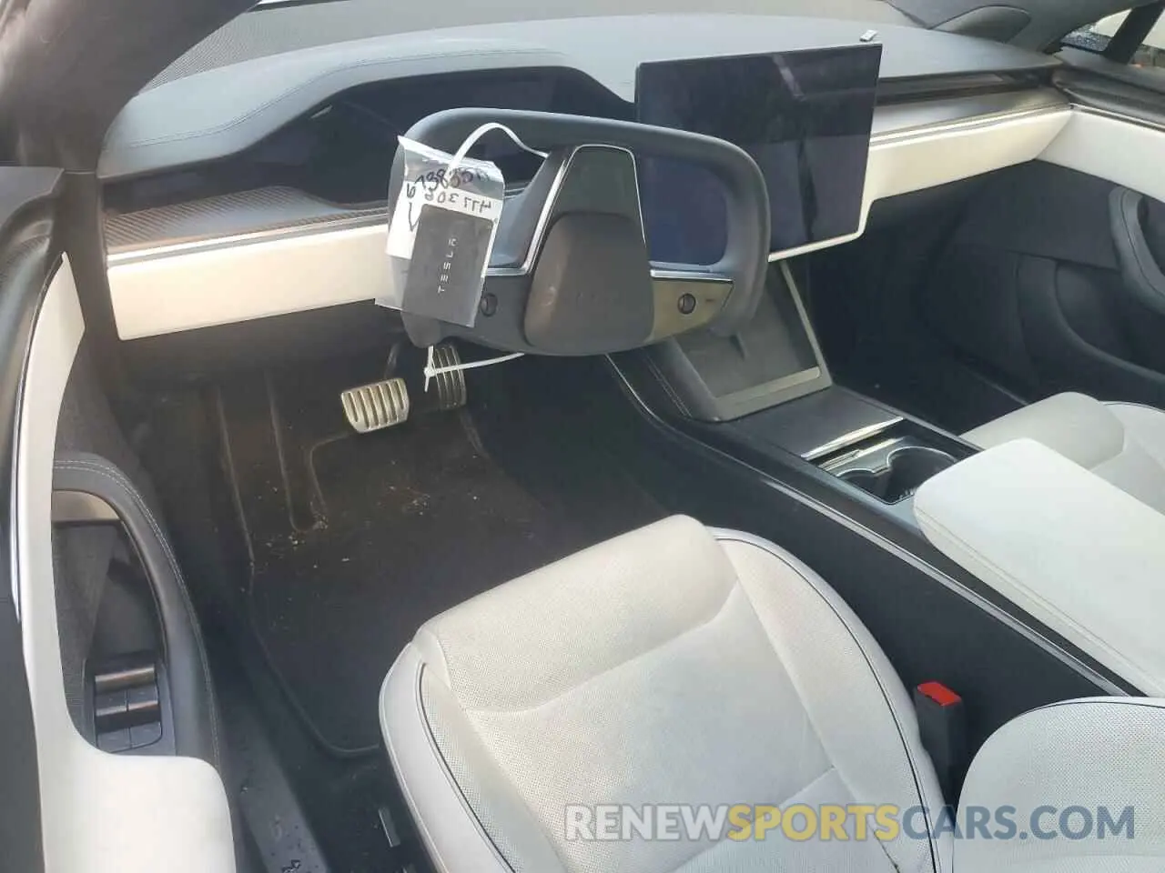 8 fotografías del automóvil dañado 5YJSA1E64NF477306 TESLA MODEL S 2022