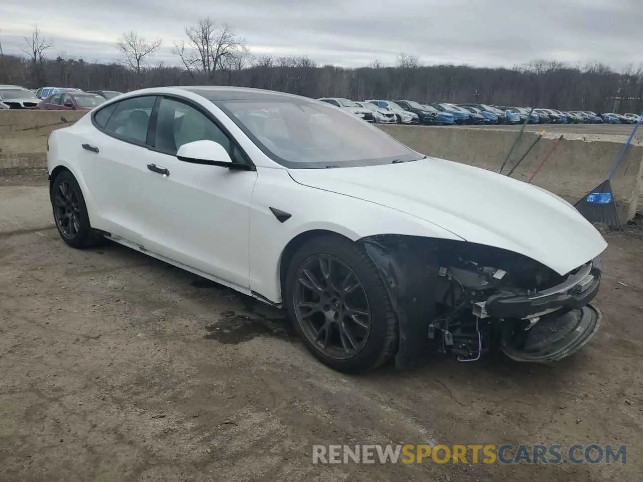 4 fotografías del automóvil dañado 5YJSA1E64NF478200 TESLA MODEL S 2022