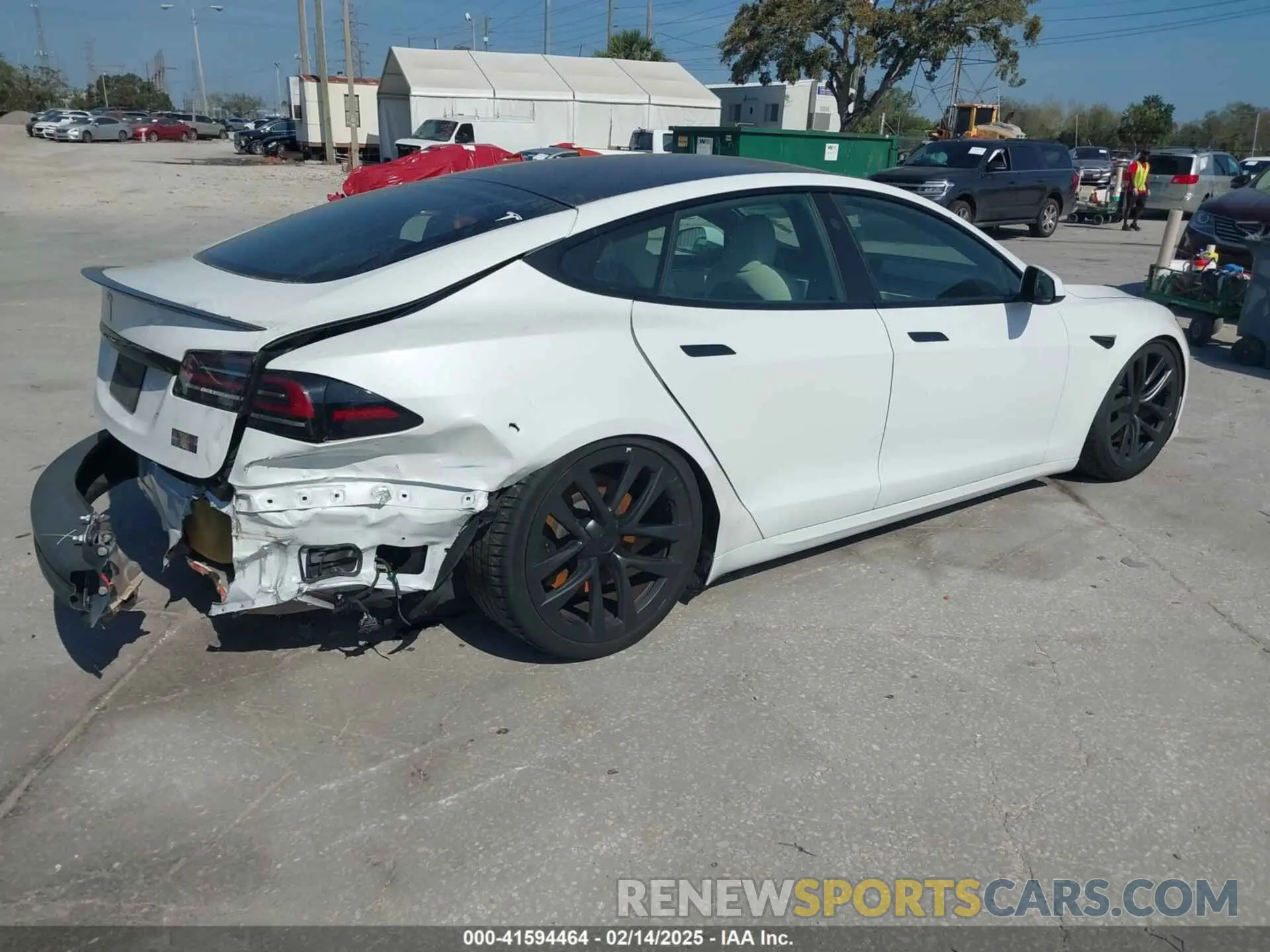 4 fotografías del automóvil dañado 5YJSA1E64NF484904 TESLA MODEL S 2022