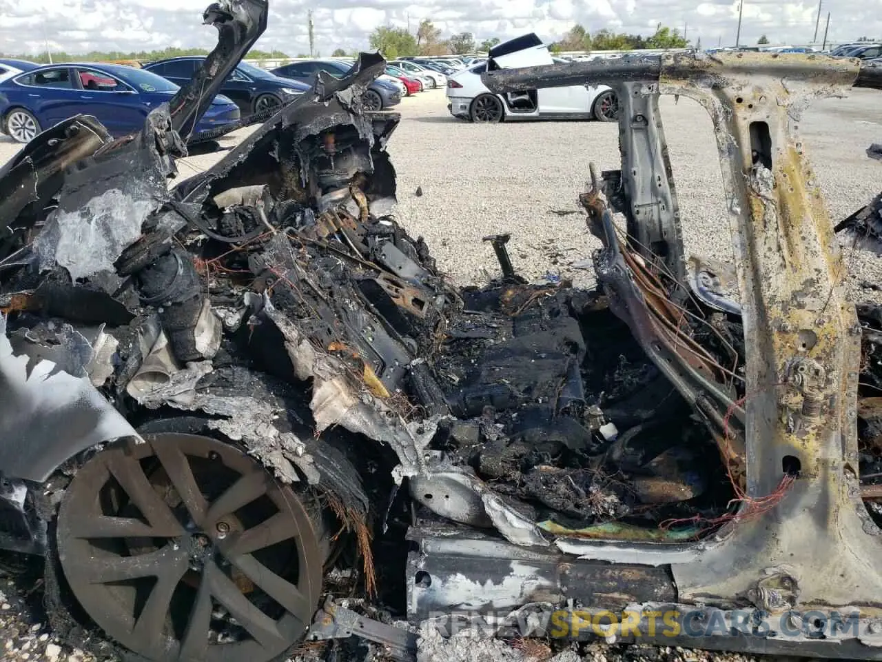 6 fotografías del automóvil dañado 5YJSA1E65NF459171 TESLA MODEL S 2022