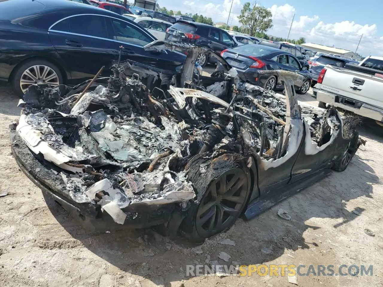 3 fotografías del automóvil dañado 5YJSA1E65NF462054 TESLA MODEL S 2022