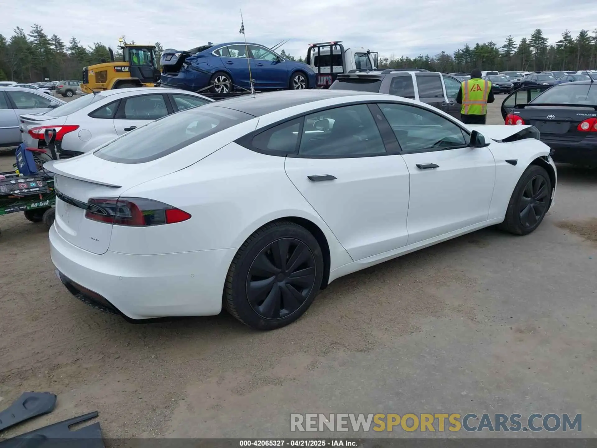 4 fotografías del automóvil dañado 5YJSA1E66NF460054 TESLA MODEL S 2022