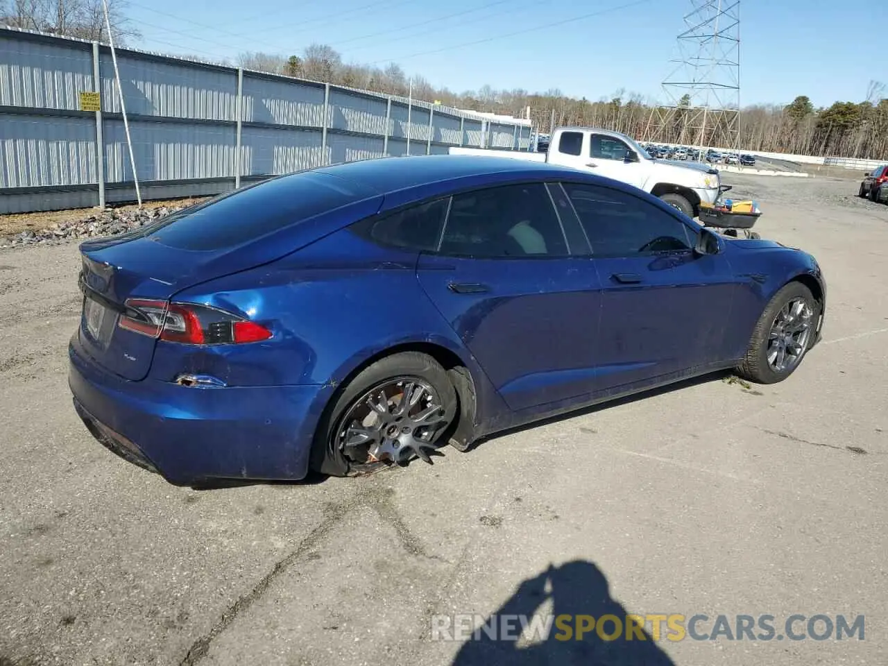 3 fotografías del automóvil dañado 5YJSA1E66NF462693 TESLA MODEL S 2022