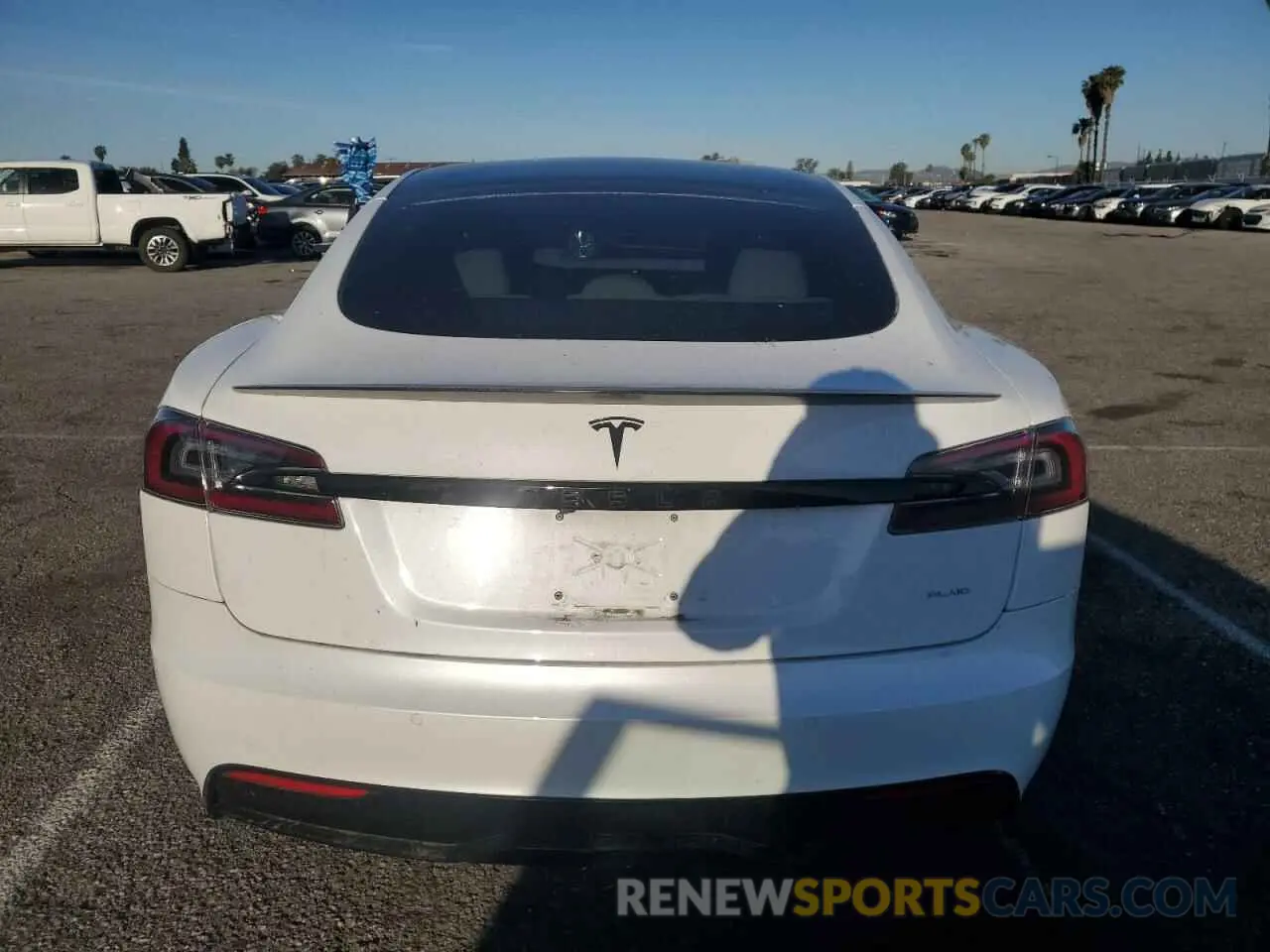 6 fotografías del automóvil dañado 5YJSA1E66NF467523 TESLA MODEL S 2022