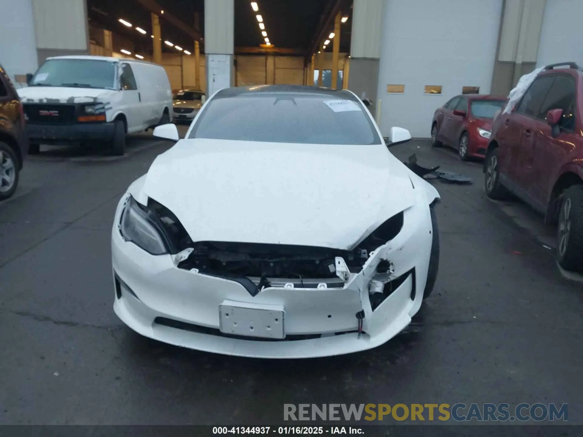 12 fotografías del automóvil dañado 5YJSA1E66NF474312 TESLA MODEL S 2022
