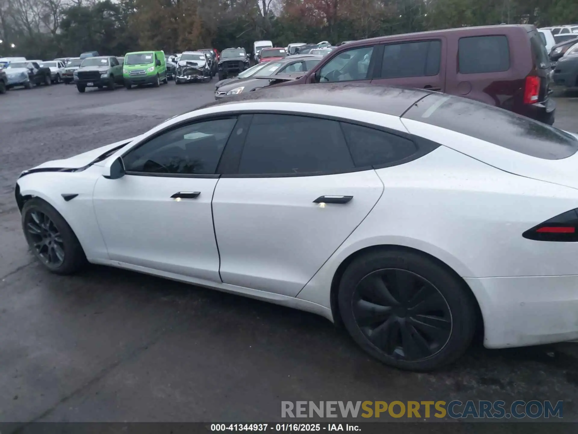 14 fotografías del automóvil dañado 5YJSA1E66NF474312 TESLA MODEL S 2022