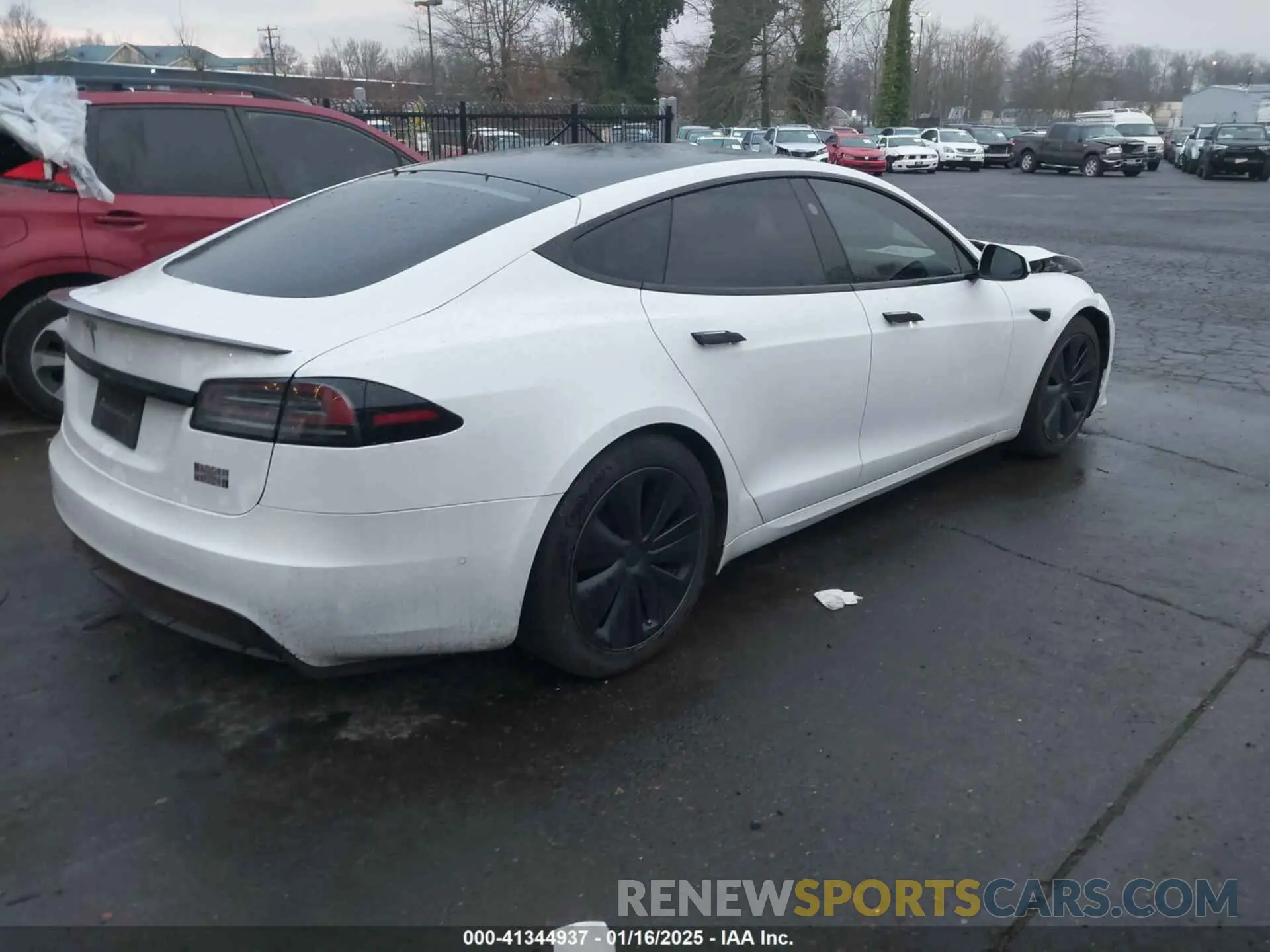 4 fotografías del automóvil dañado 5YJSA1E66NF474312 TESLA MODEL S 2022