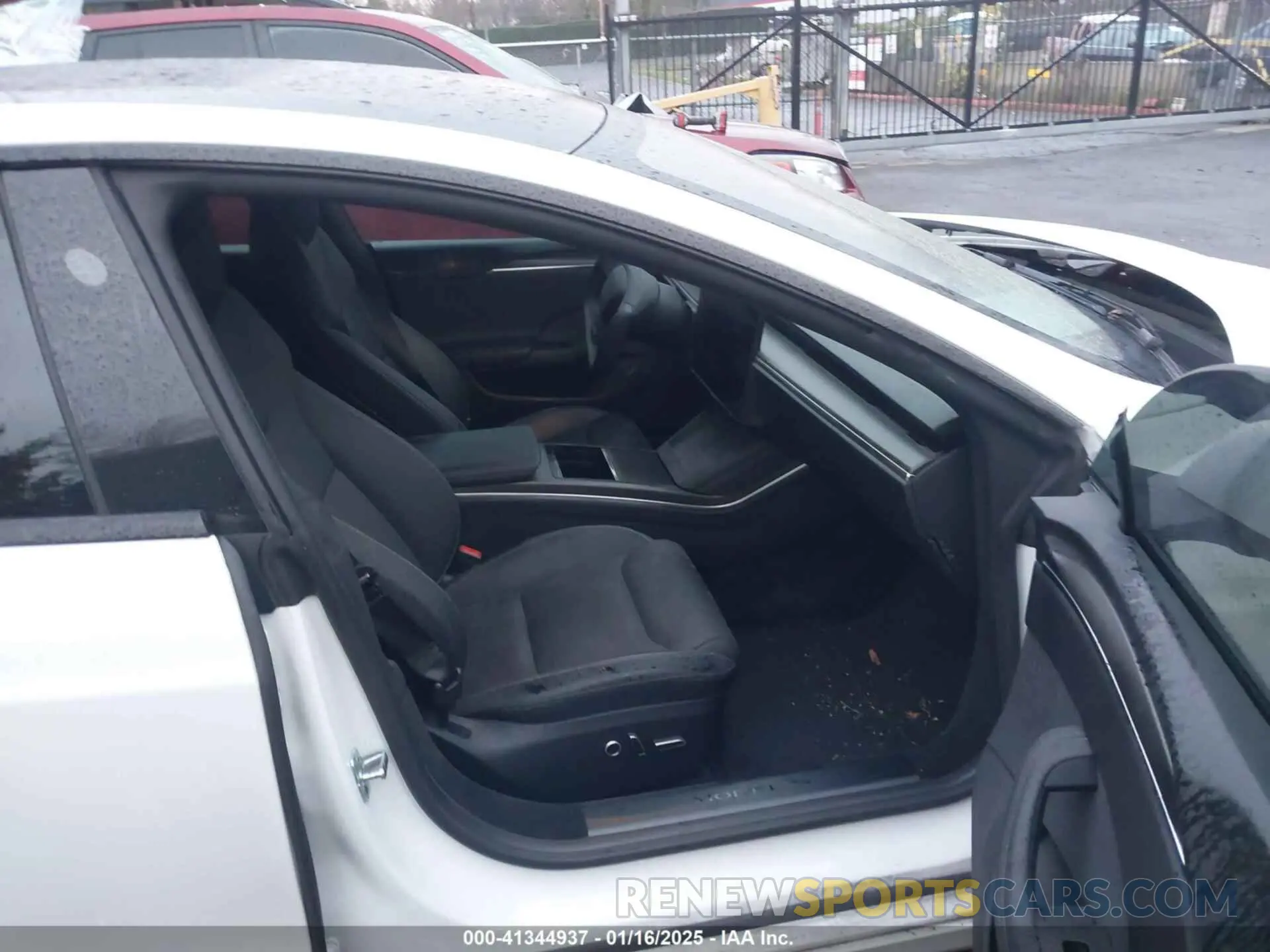 5 fotografías del automóvil dañado 5YJSA1E66NF474312 TESLA MODEL S 2022
