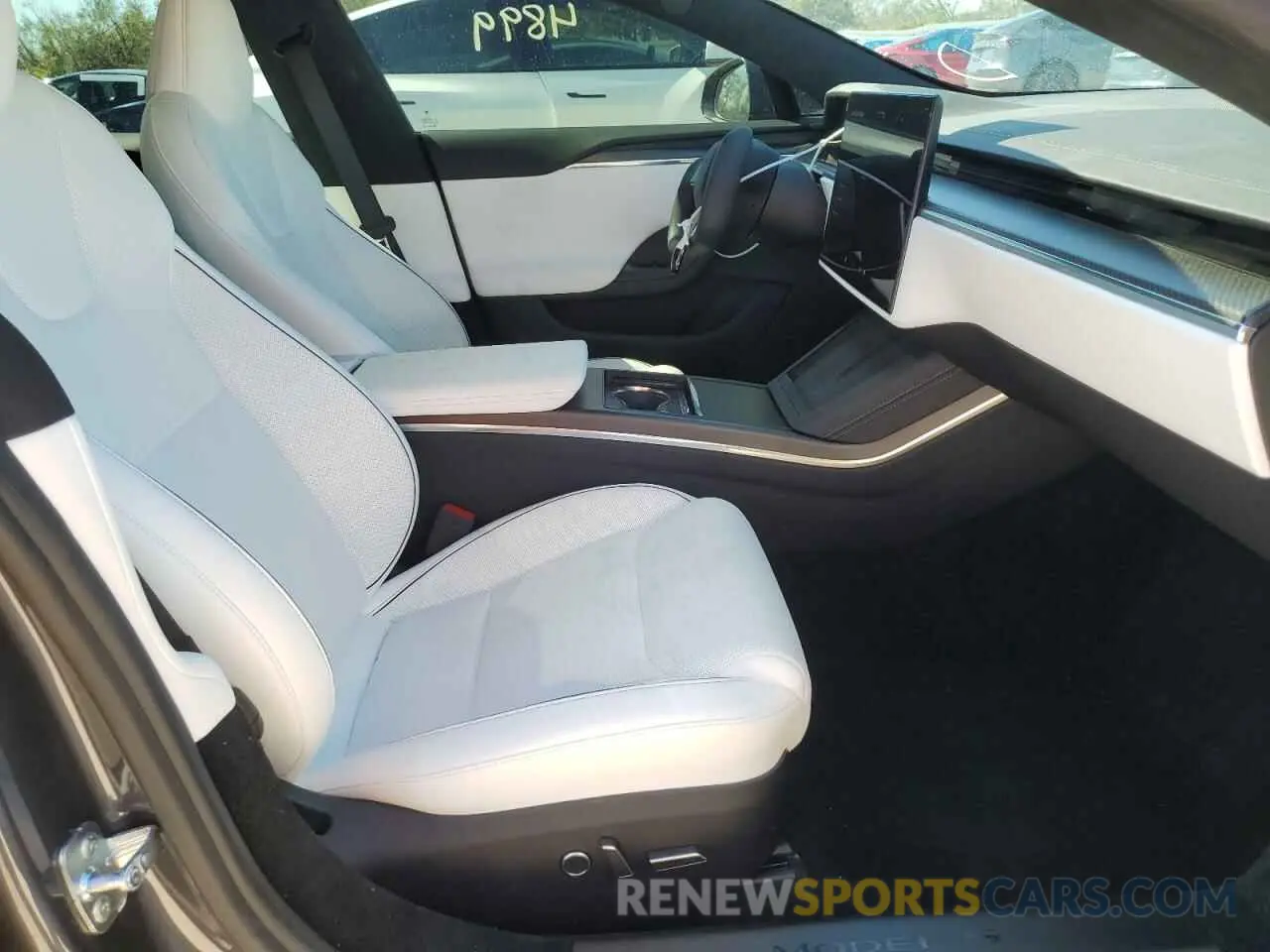 5 fotografías del automóvil dañado 5YJSA1E67NF473699 TESLA MODEL S 2022