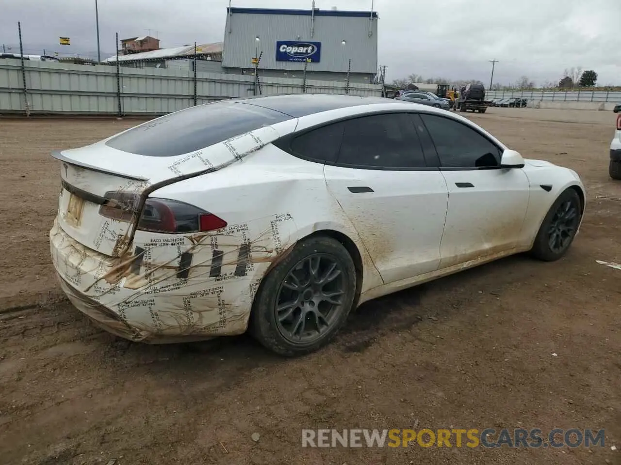 3 fotografías del automóvil dañado 5YJSA1E69NF461067 TESLA MODEL S 2022