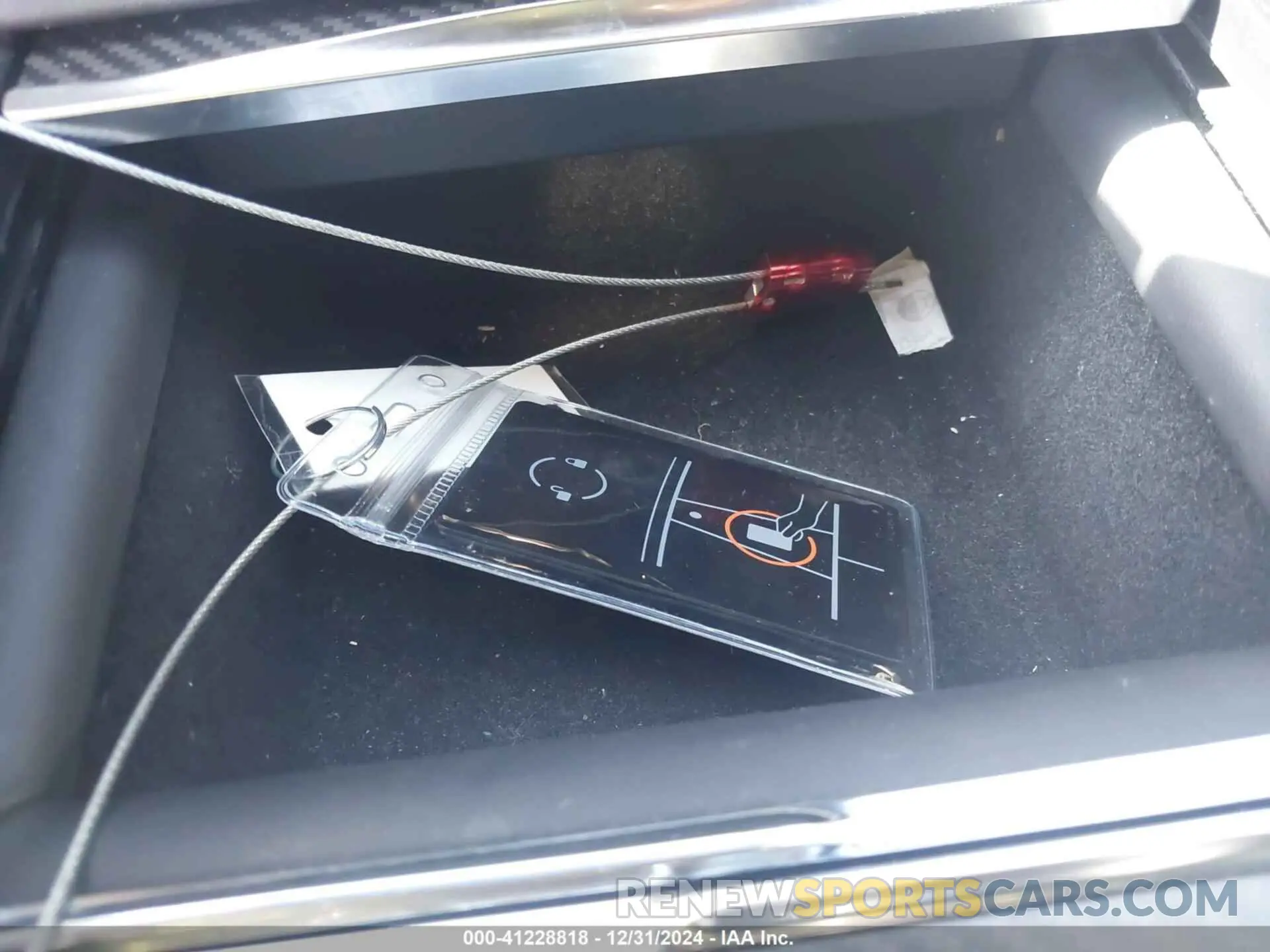 11 fotografías del automóvil dañado 5YJSA1E69NF486471 TESLA MODEL S 2022