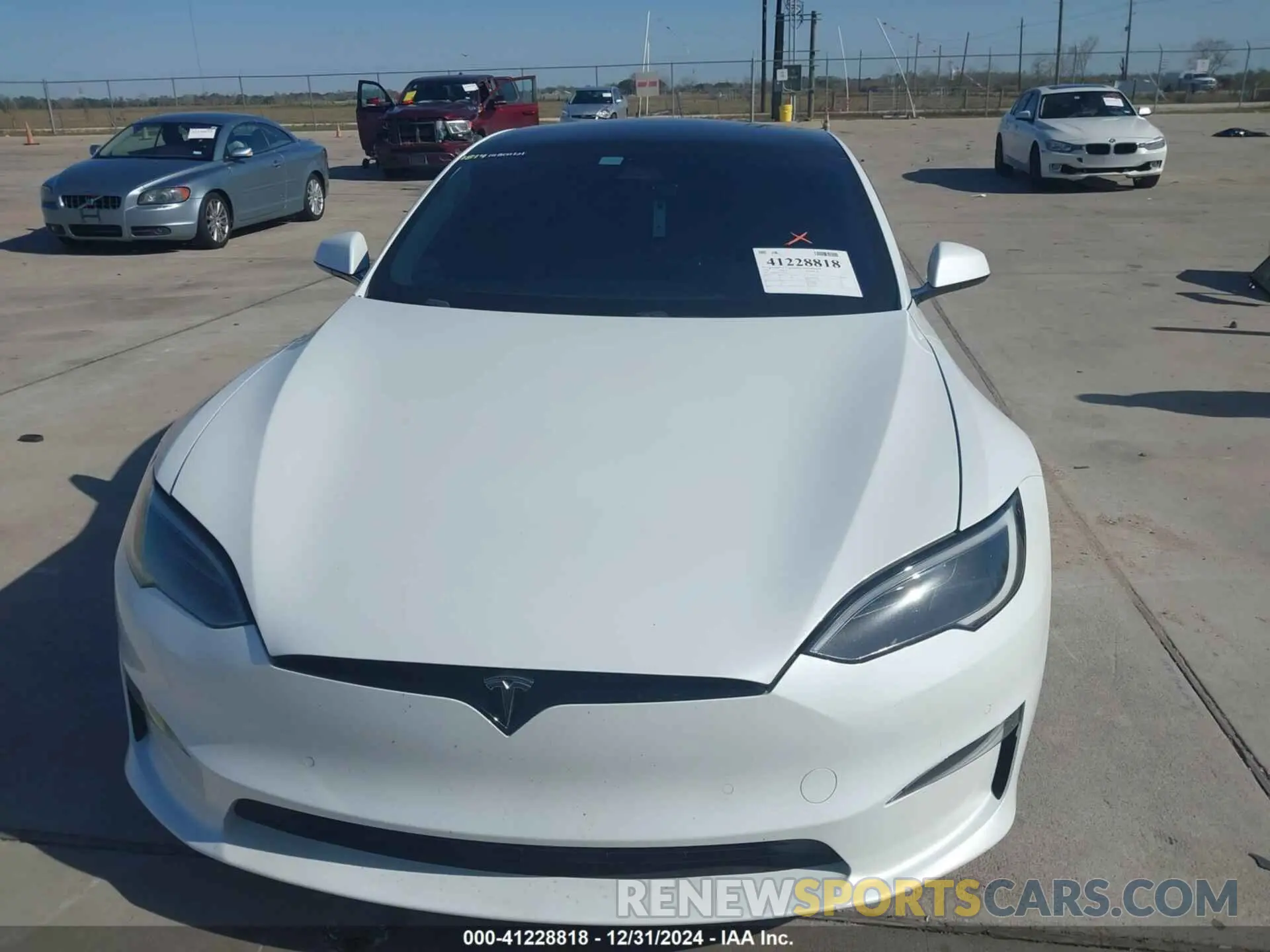 12 fotografías del automóvil dañado 5YJSA1E69NF486471 TESLA MODEL S 2022