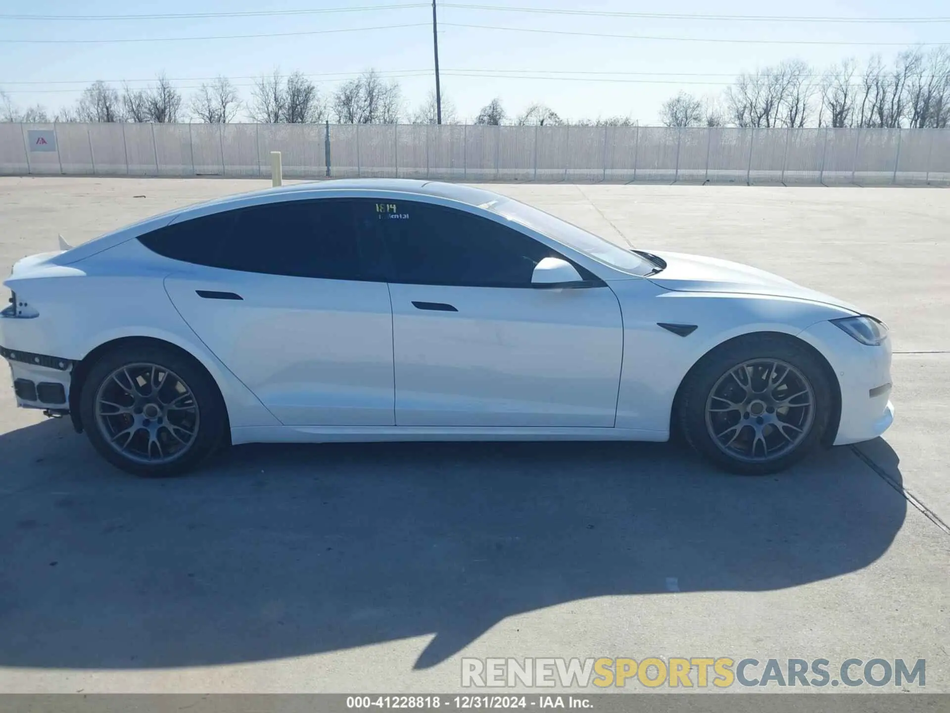 13 fotografías del automóvil dañado 5YJSA1E69NF486471 TESLA MODEL S 2022