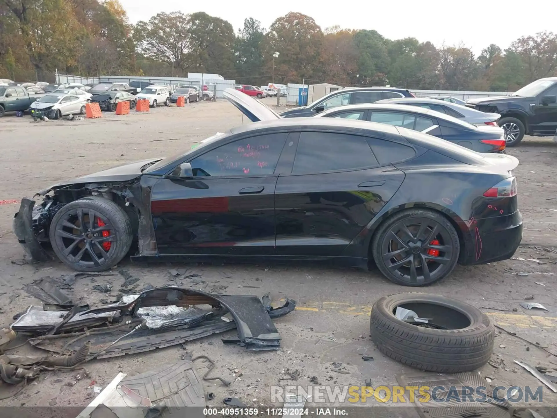 14 fotografías del automóvil dañado 5YJSA1E6XNF460235 TESLA MODEL S 2022