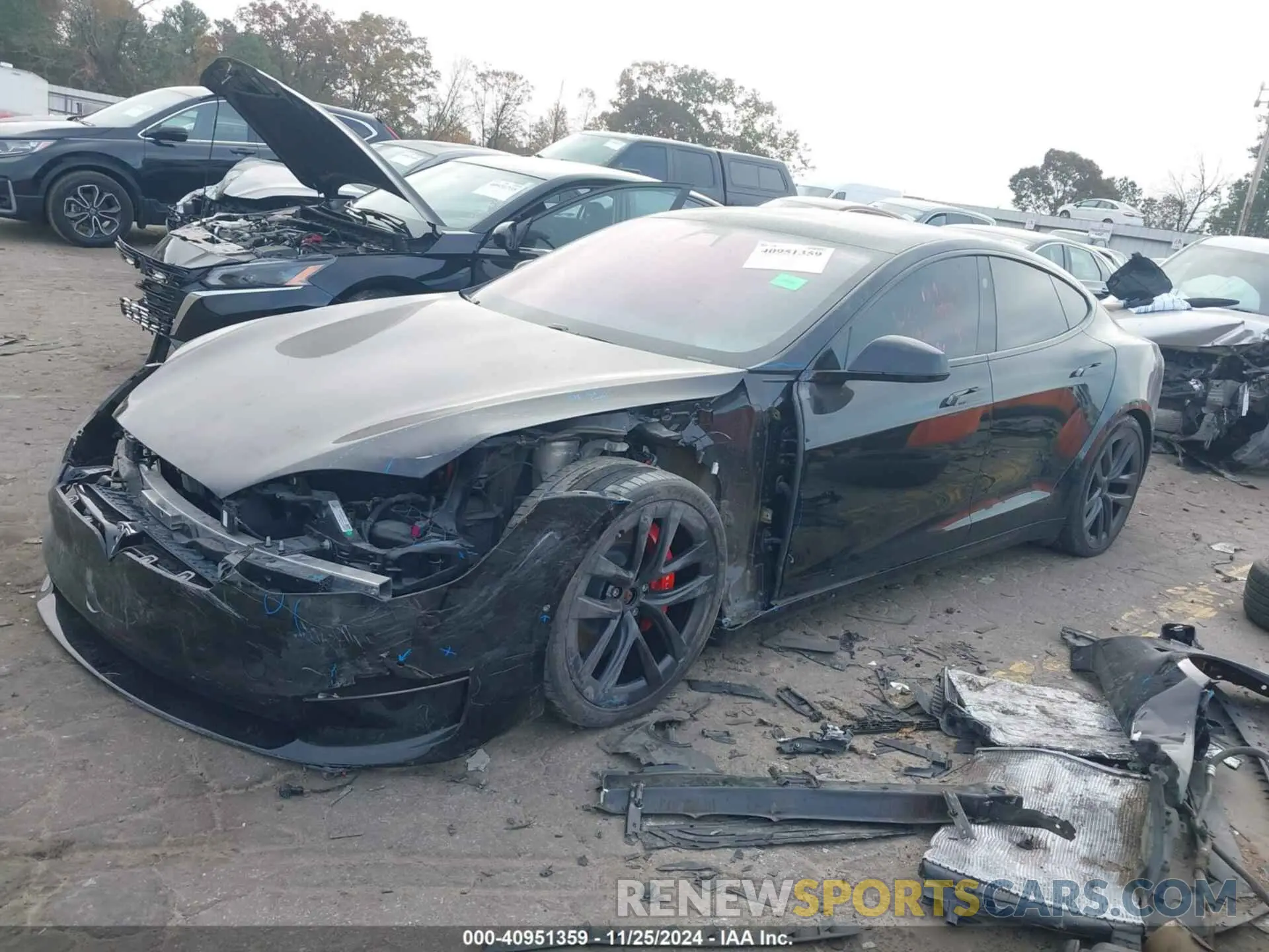 2 fotografías del automóvil dañado 5YJSA1E6XNF460235 TESLA MODEL S 2022