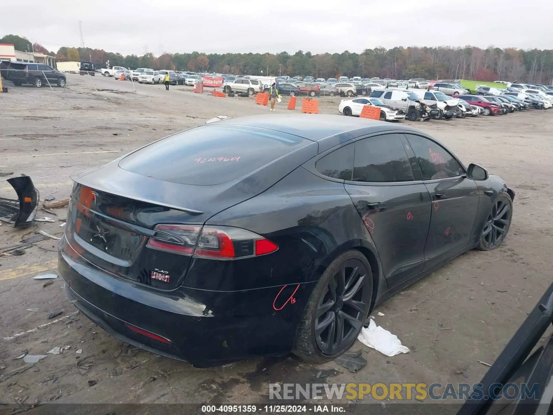 4 fotografías del automóvil dañado 5YJSA1E6XNF460235 TESLA MODEL S 2022