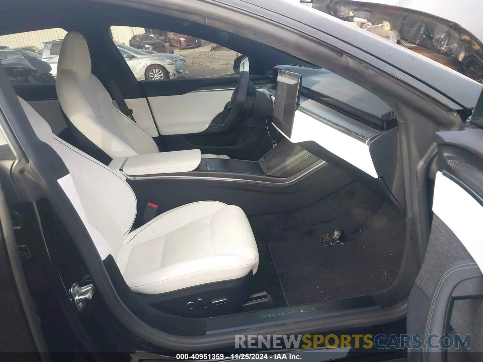 5 fotografías del automóvil dañado 5YJSA1E6XNF460235 TESLA MODEL S 2022