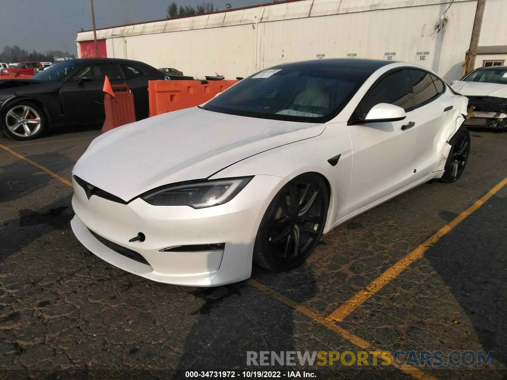 2 fotografías del automóvil dañado 5YJSA1E6XNF485815 TESLA MODEL S 2022
