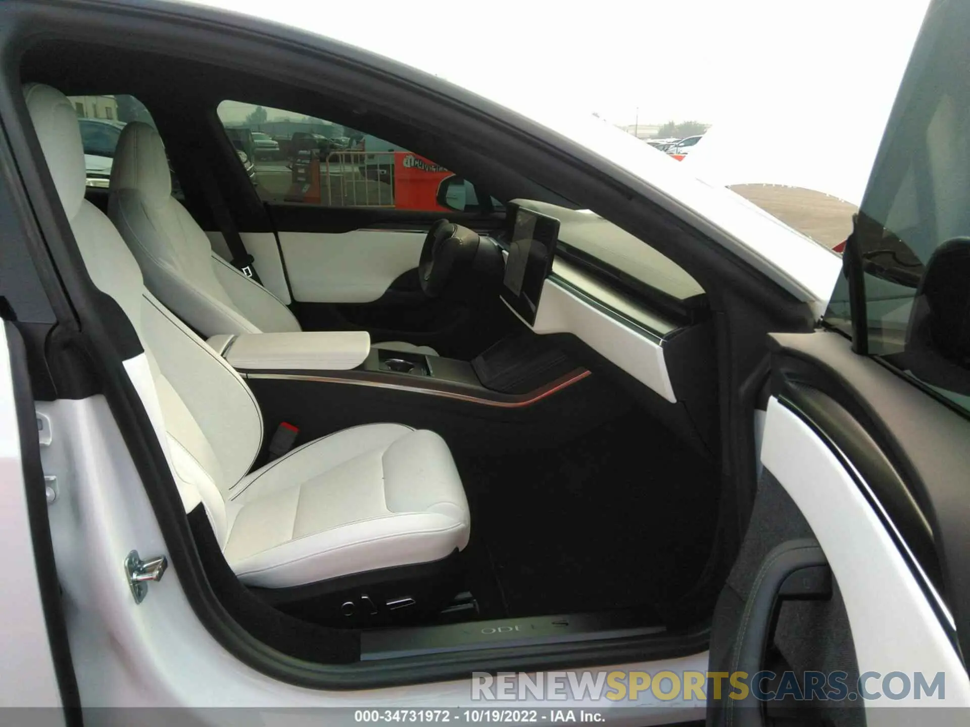 5 fotografías del automóvil dañado 5YJSA1E6XNF485815 TESLA MODEL S 2022