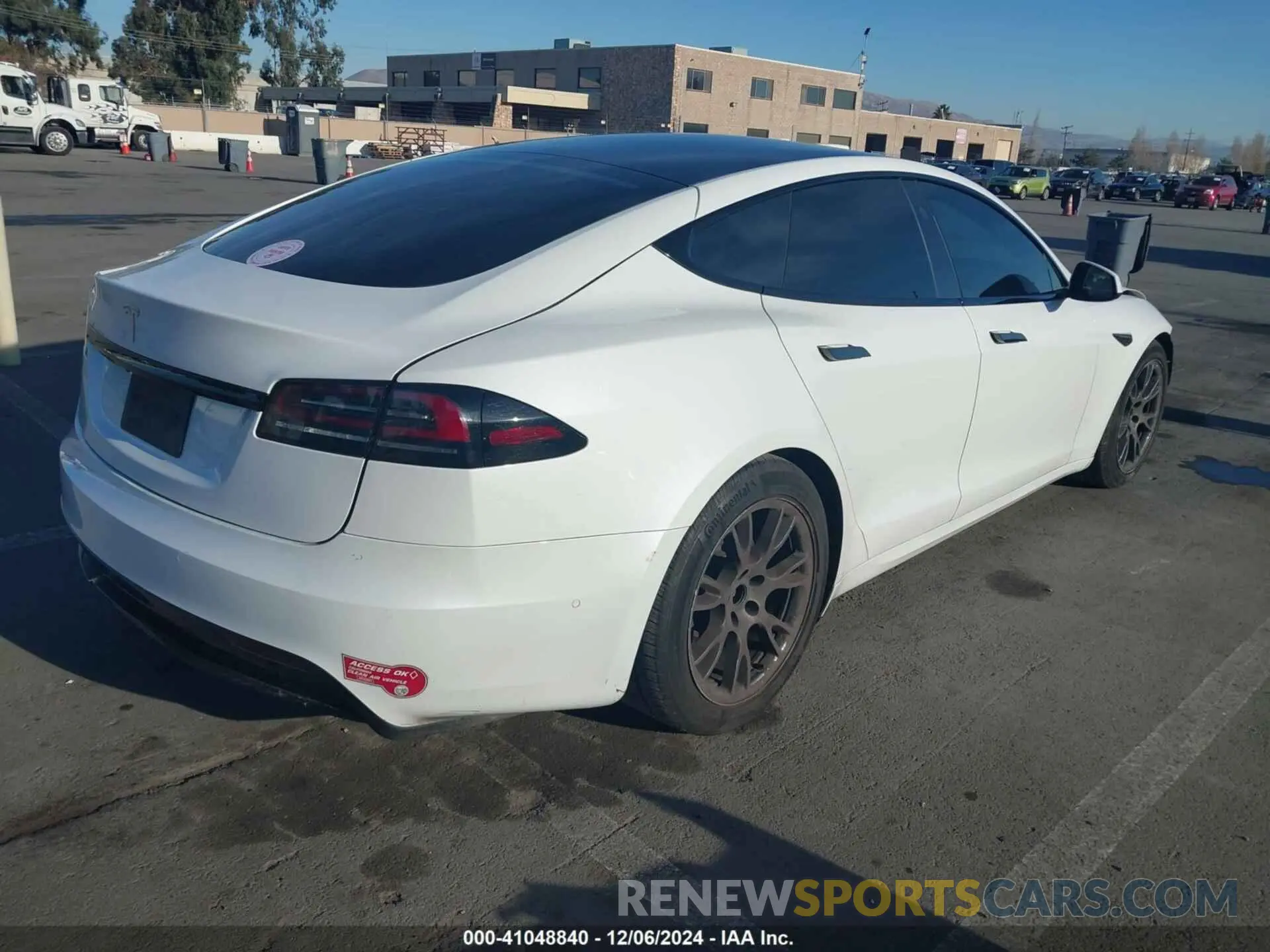 4 fotografías del automóvil dañado 5YJSA1E50PF500073 TESLA MODEL S 2023