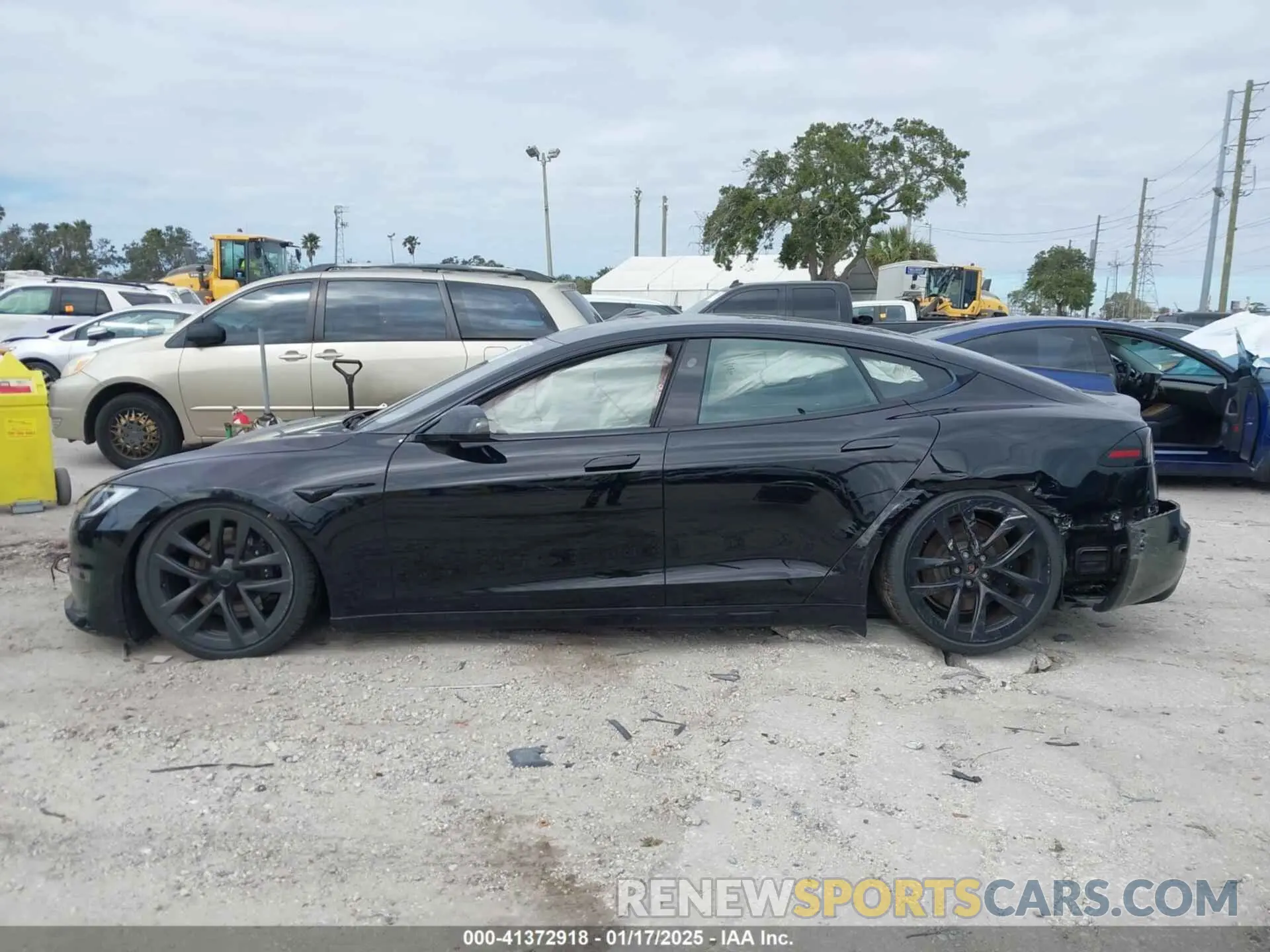 15 fotografías del automóvil dañado 5YJSA1E52PF500088 TESLA MODEL S 2023
