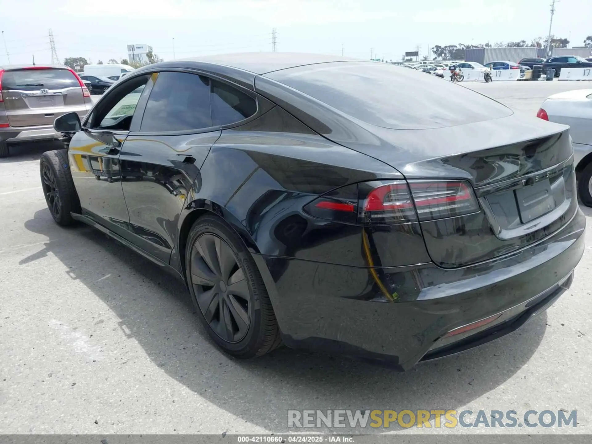 3 fotografías del automóvil dañado 5YJSA1E52PF528795 TESLA MODEL S 2023