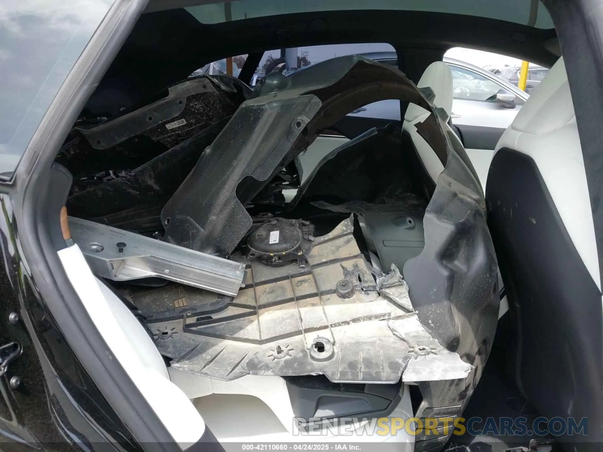 8 fotografías del automóvil dañado 5YJSA1E52PF528795 TESLA MODEL S 2023