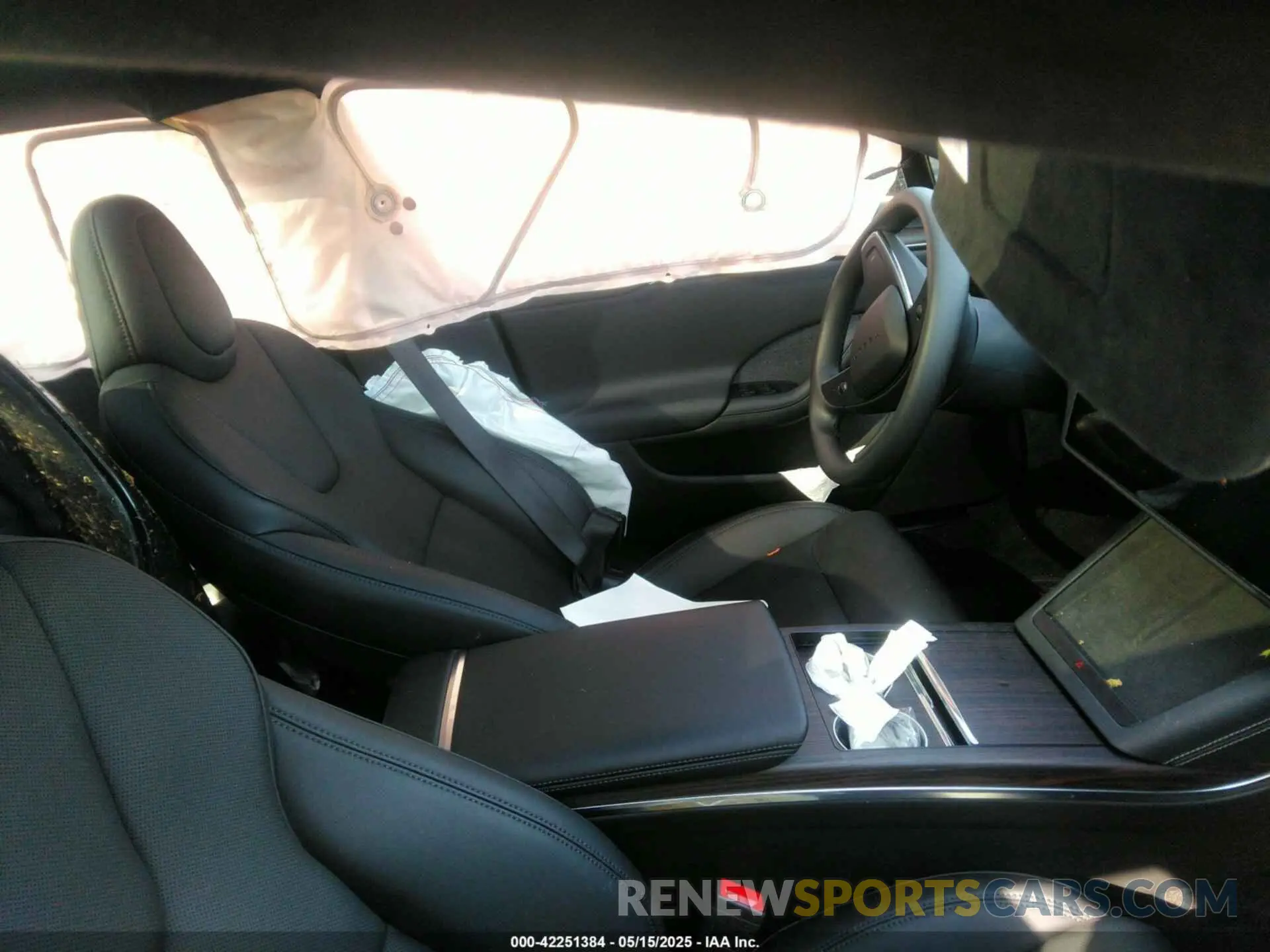 5 fotografías del automóvil dañado 5YJSA1E52PF530689 TESLA MODEL S 2023