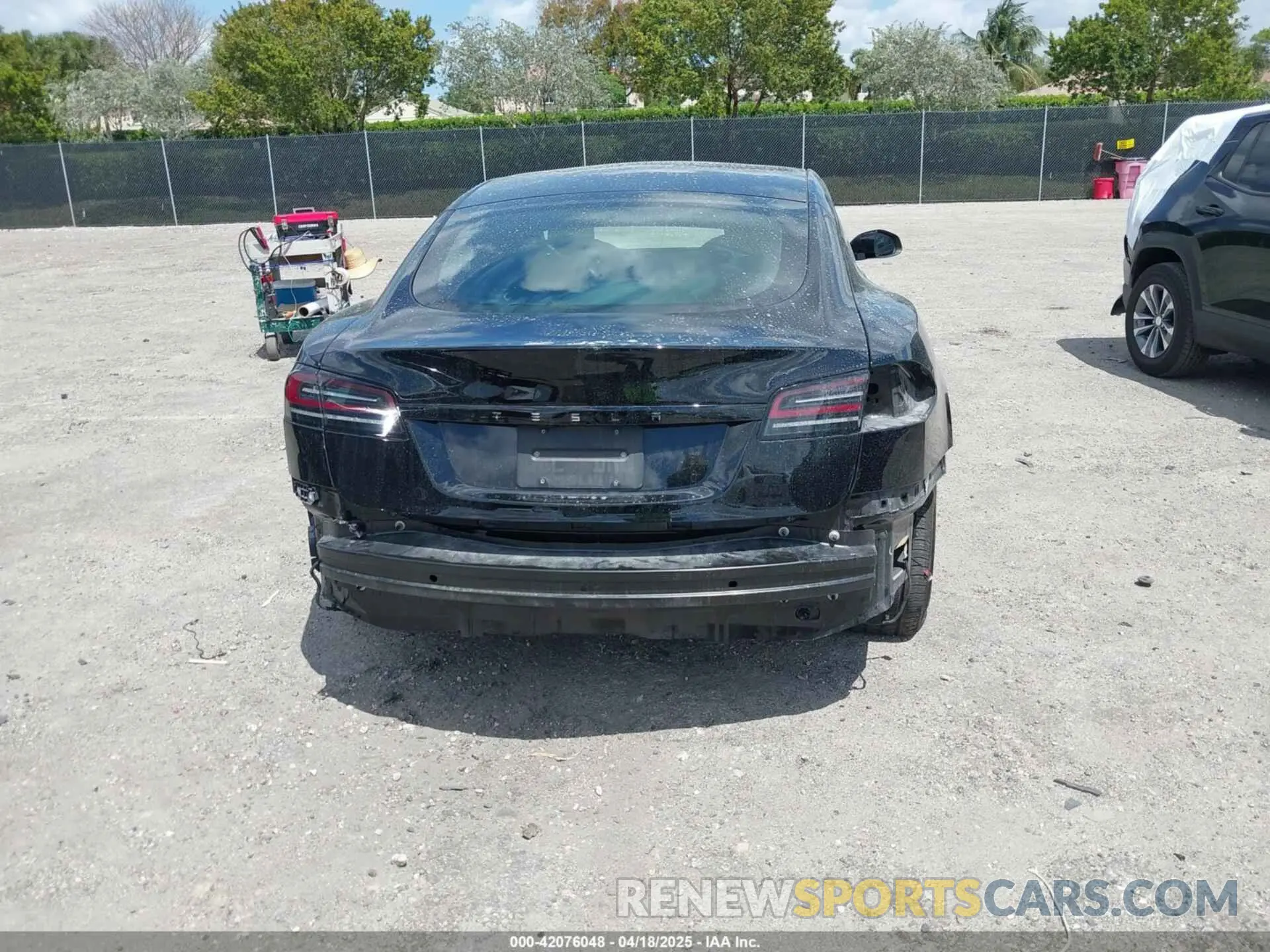 21 fotografías del automóvil dañado 5YJSA1E52PF531227 TESLA MODEL S 2023