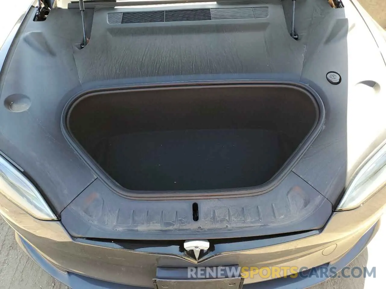 11 fotografías del automóvil dañado 5YJSA1E53PF516834 TESLA MODEL S 2023