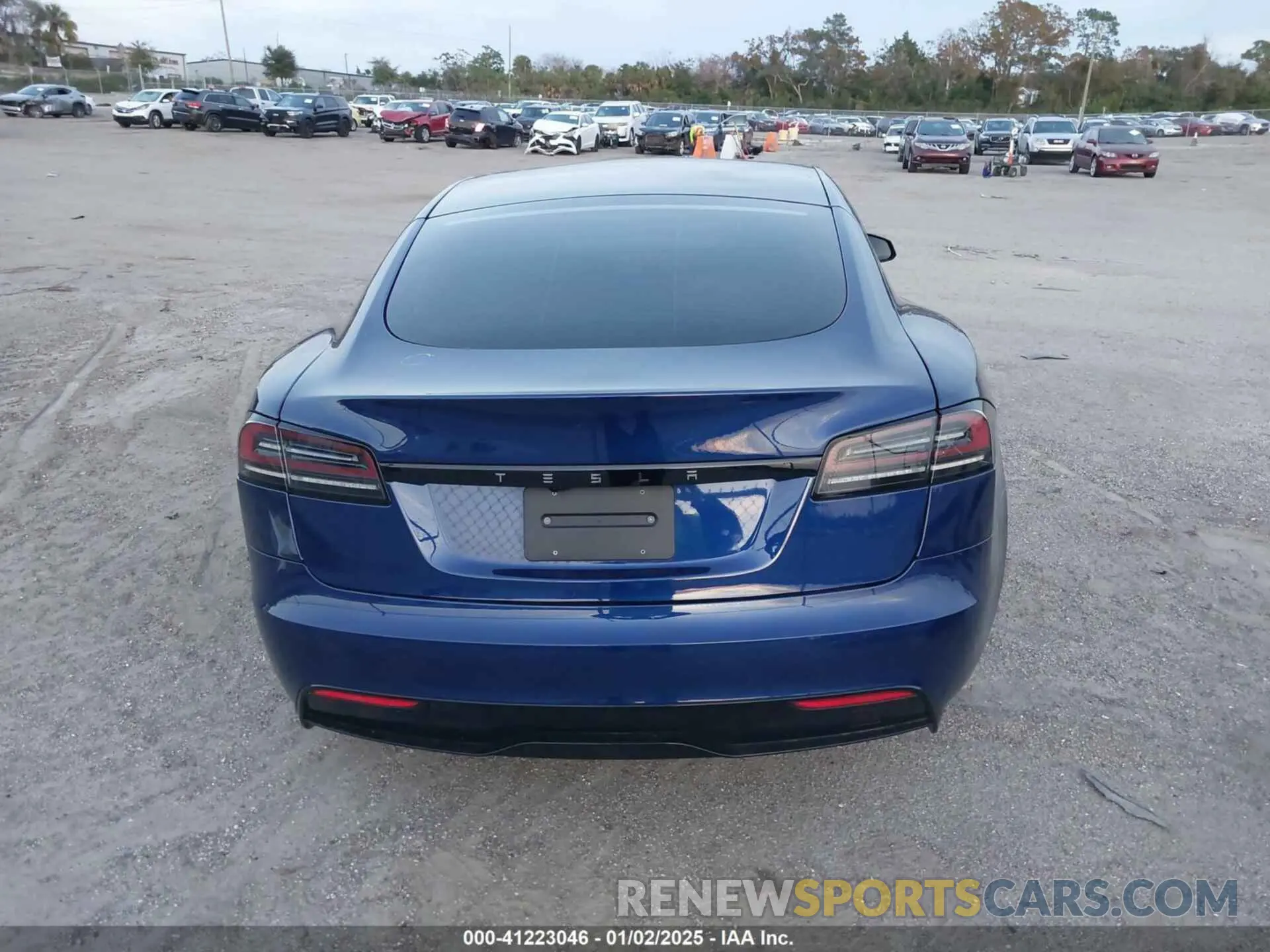 17 fotografías del automóvil dañado 5YJSA1E53PF518986 TESLA MODEL S 2023