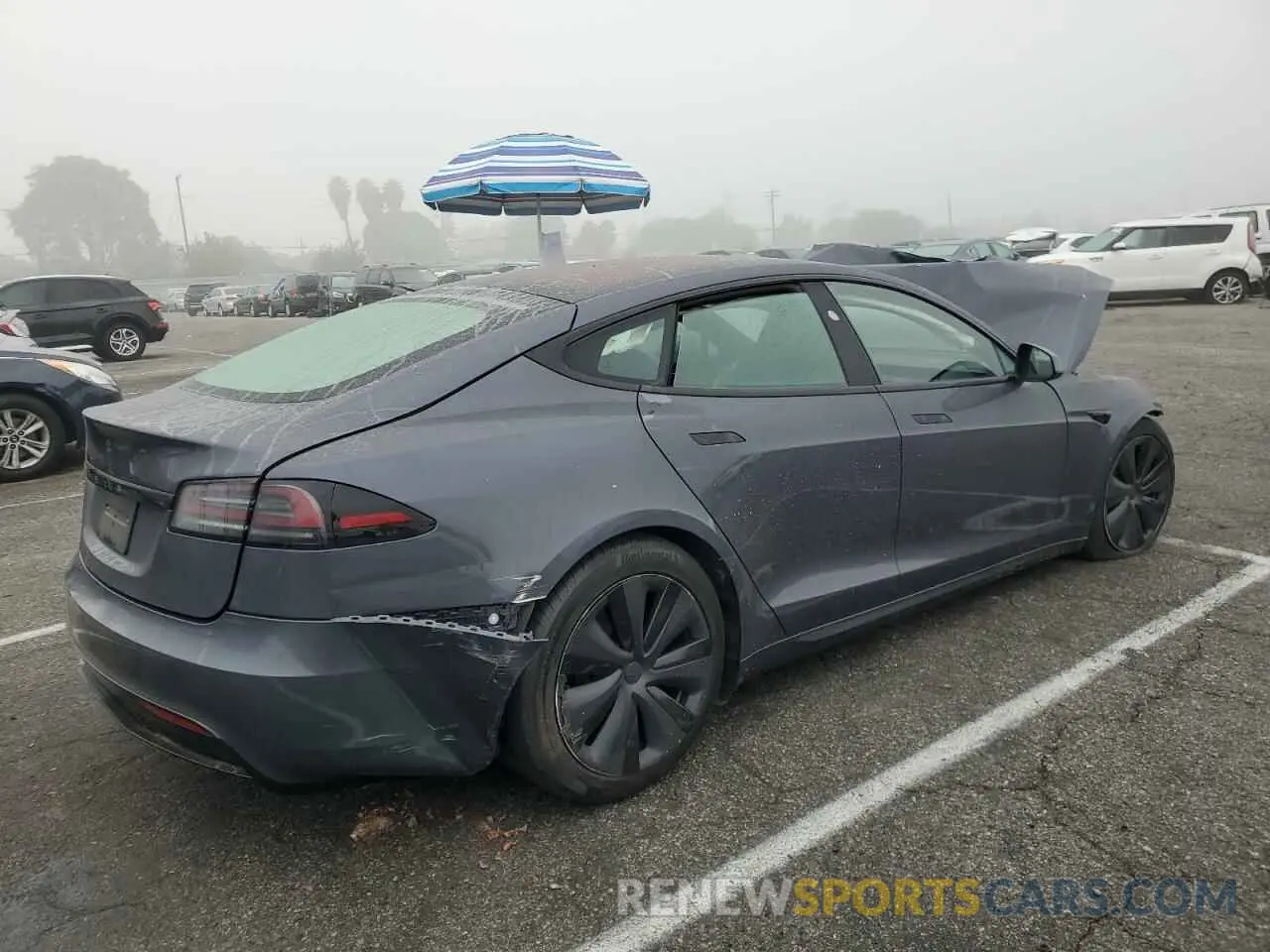 3 fotografías del automóvil dañado 5YJSA1E53PF522312 TESLA MODEL S 2023