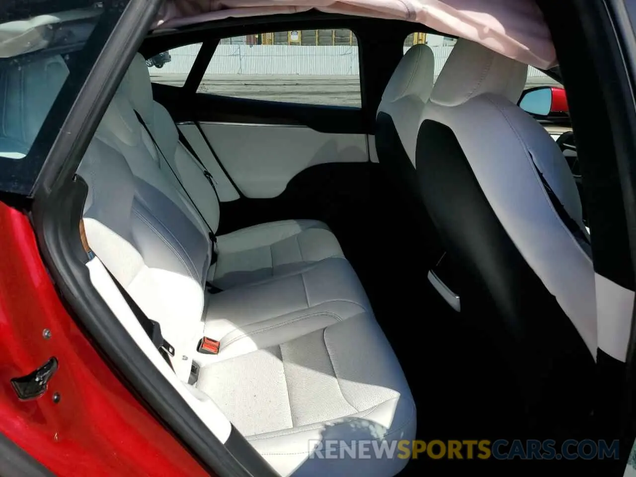 10 fotografías del automóvil dañado 5YJSA1E53PF525324 TESLA MODEL S 2023