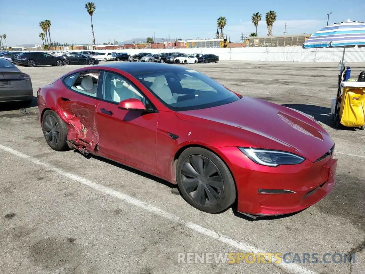 4 fotografías del automóvil dañado 5YJSA1E53PF525324 TESLA MODEL S 2023