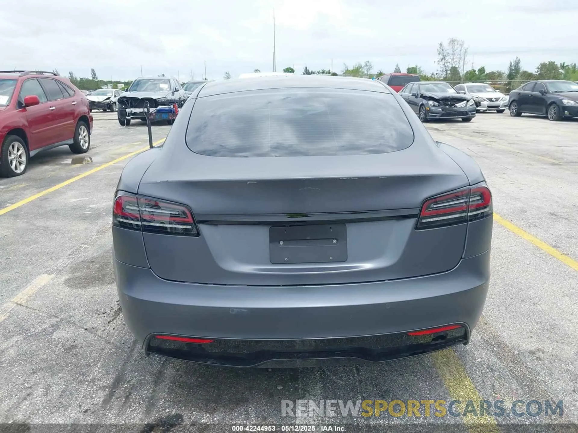 15 fotografías del automóvil dañado 5YJSA1E54PF501565 TESLA MODEL S 2023
