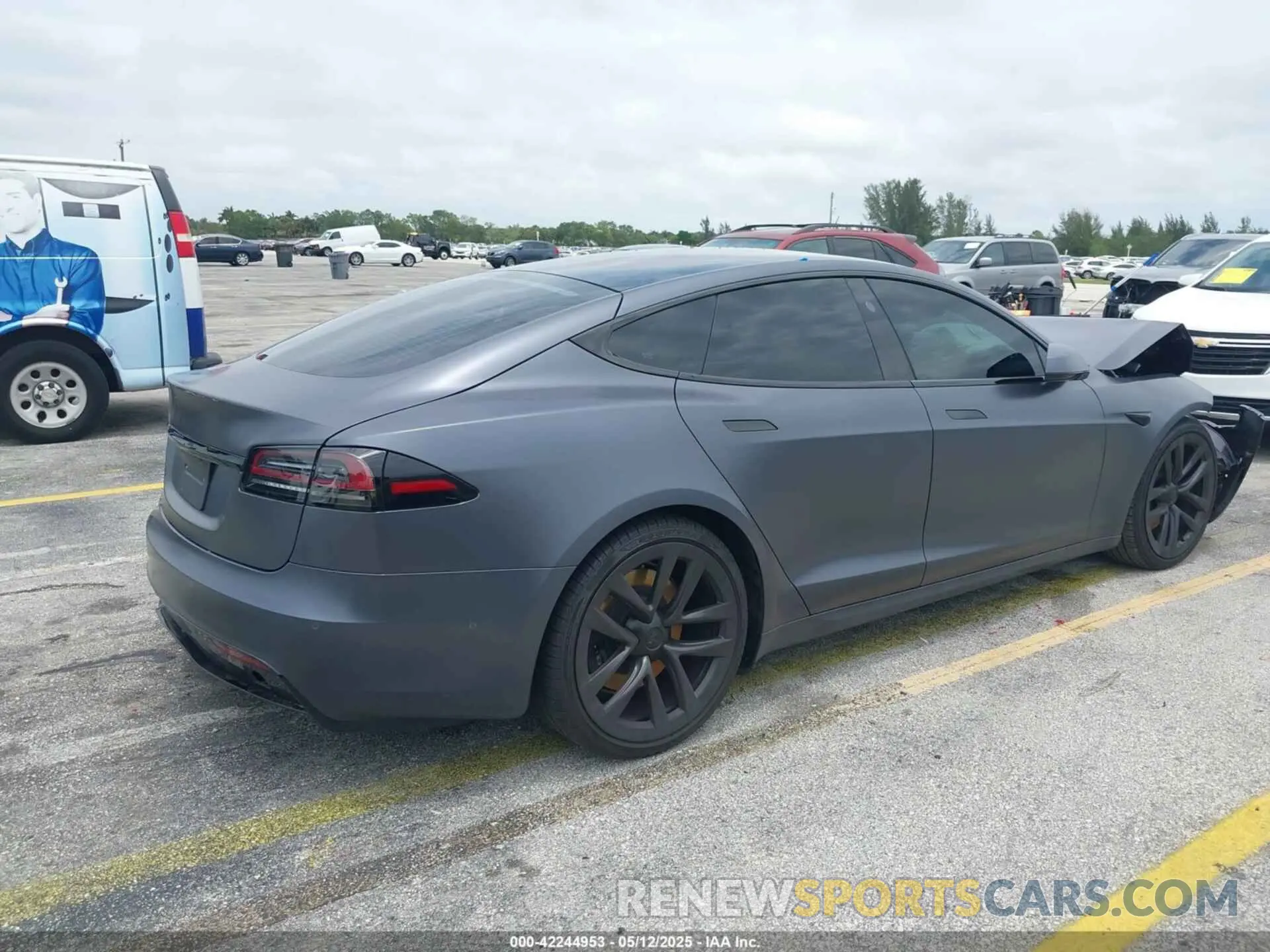 4 fotografías del automóvil dañado 5YJSA1E54PF501565 TESLA MODEL S 2023