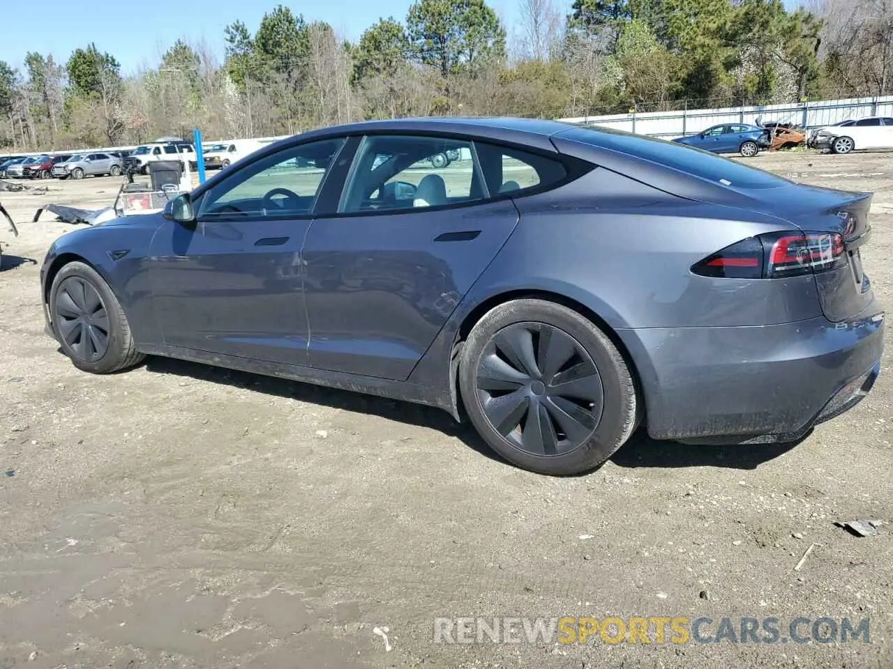 2 fotografías del automóvil dañado 5YJSA1E54PF516907 TESLA MODEL S 2023
